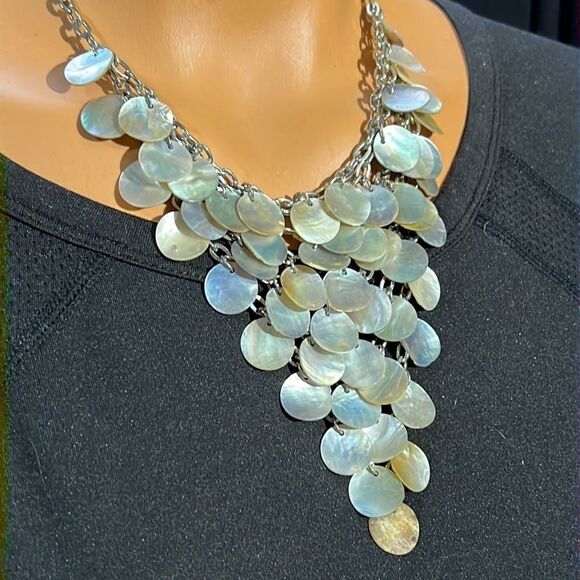 Fantastic Cascading Bib Mother of Pearl Necklace - Picture 4 of 10